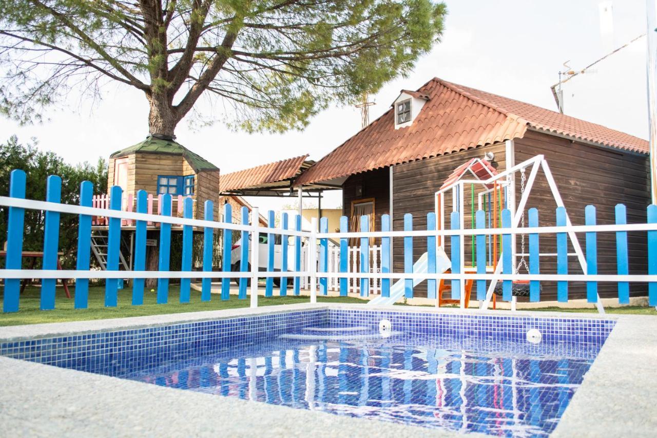 Bungalow Perotonar Ideal Para Familia Con Ninos La Puebla de Cazalla Exterior foto